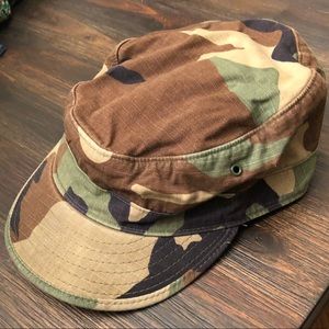 Camouflage rimmed hat